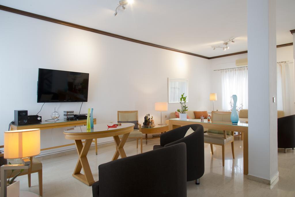Knossos By Heloni Apartments Iraklio Exterior foto